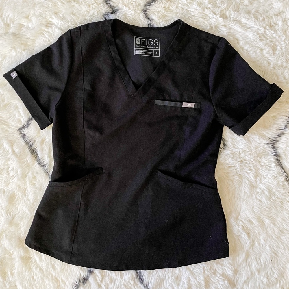 Figs 3 pocket scrub top